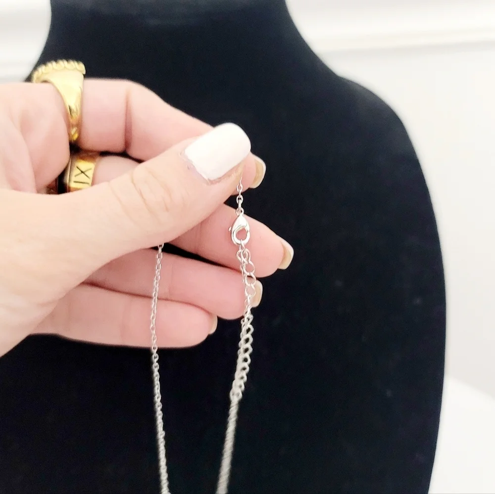 Stainless steel silver tone 'Mama' necklace nwt